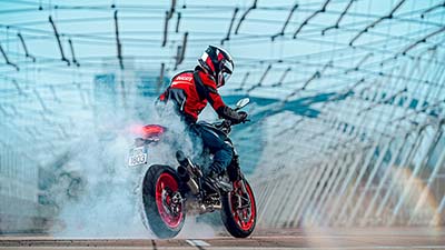 DUCATI_Monster_937_P010.jpg