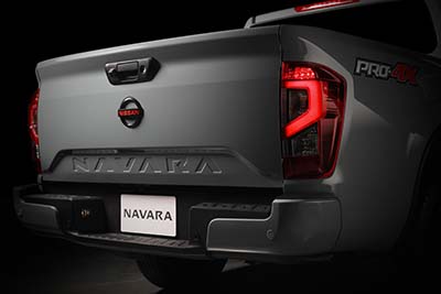 06_New-Navara-2020-Back.jpg