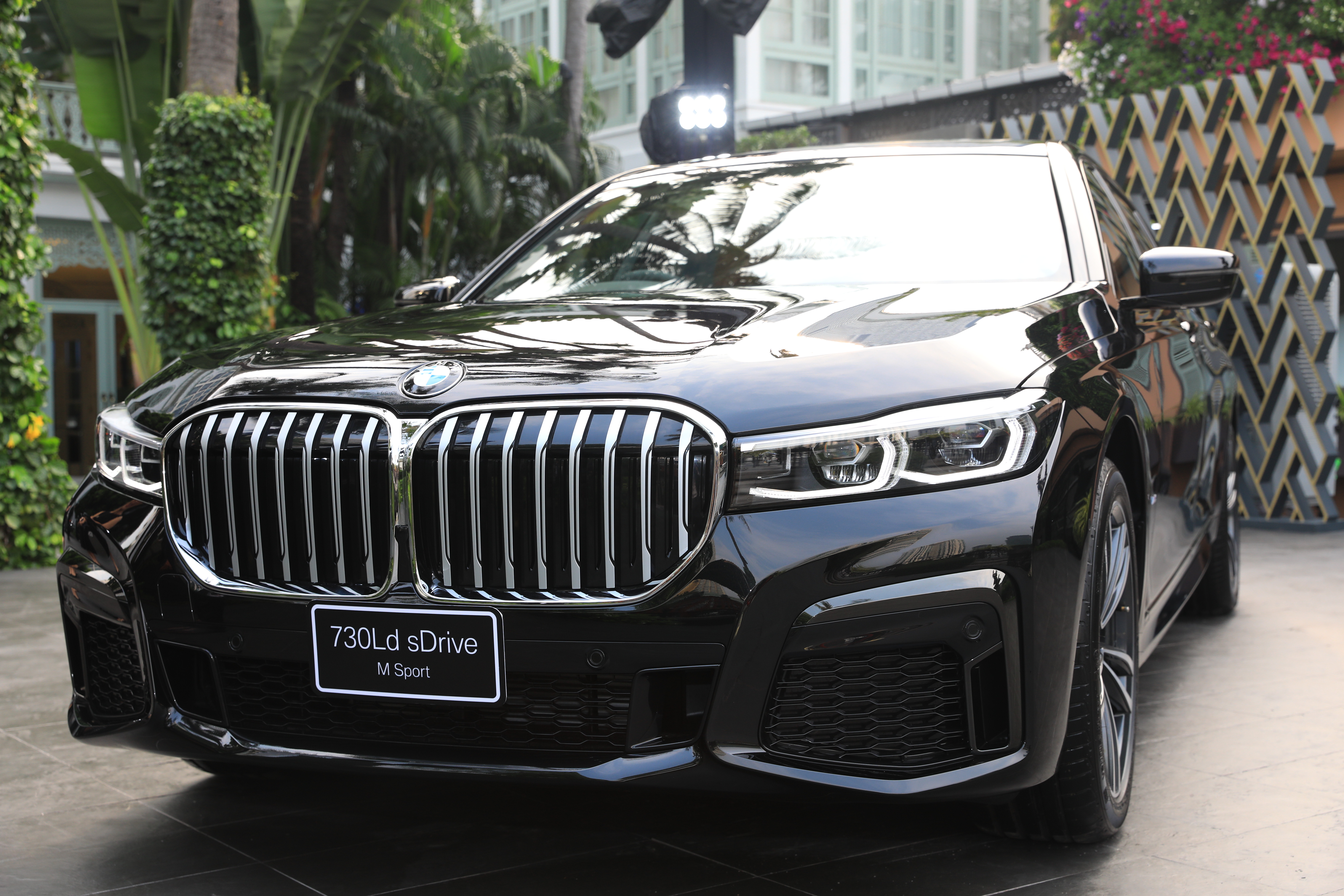 The_new_BMW_7_Series_(13).JPG