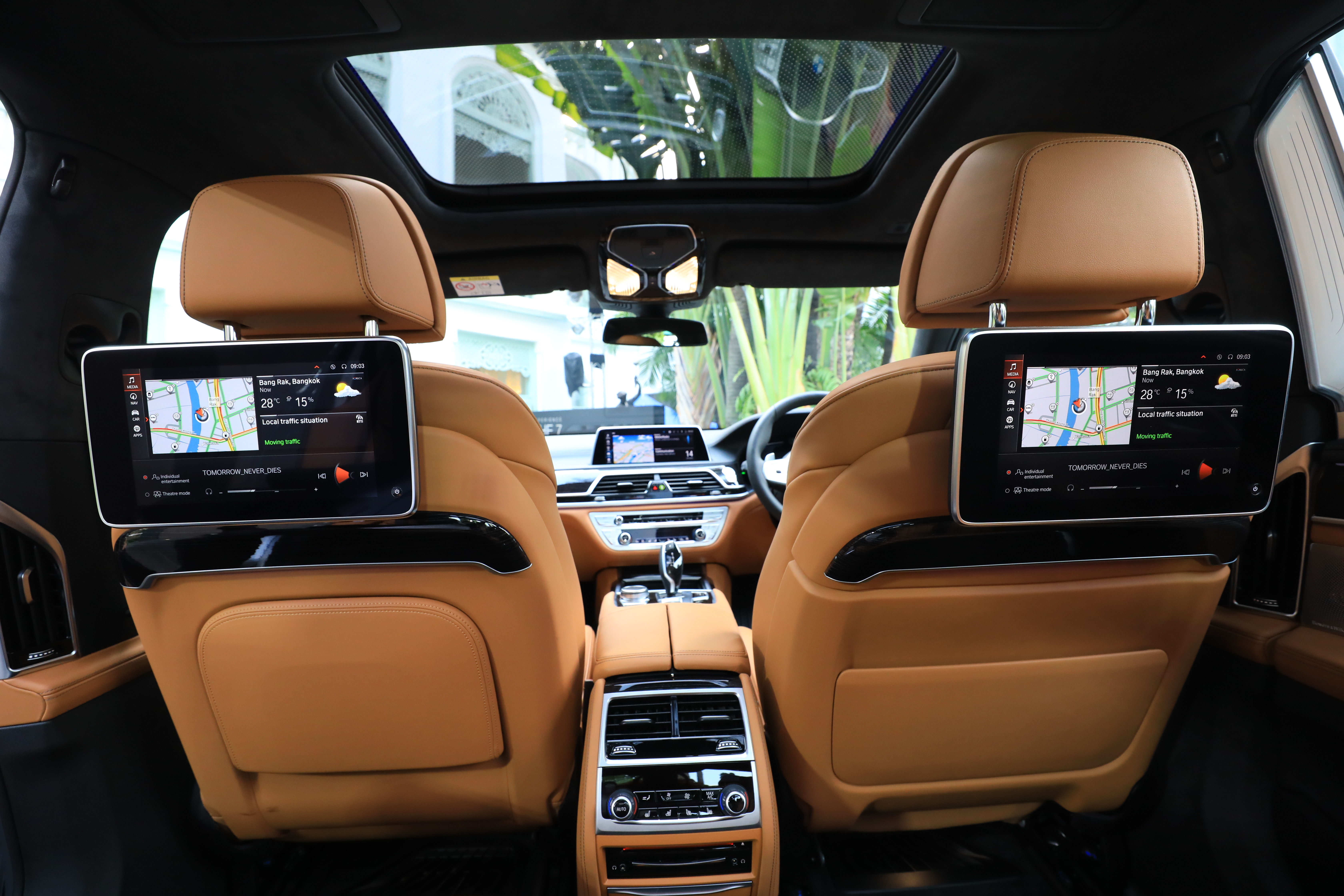 The_new_BMW_7_Series_(15).JPG