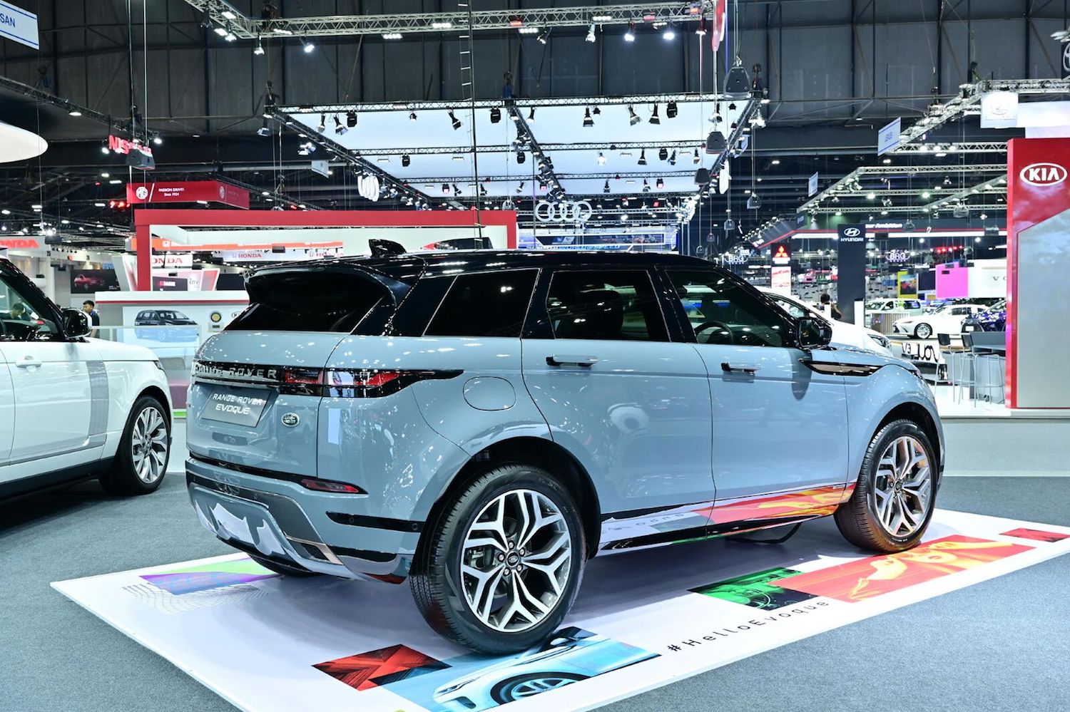 Evoque_Side_Back.jpeg Evoque_Side_Back.jpeg