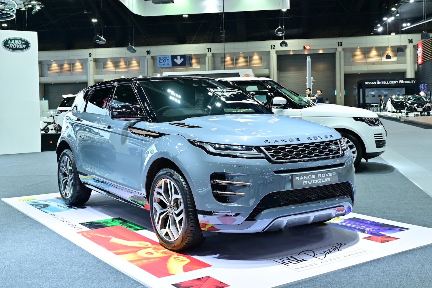 Evoque_Side_Front.jpeg Evoque_Side_Front.jpeg