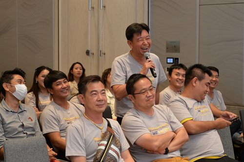 บรรยากาศการแลกเปลยนมมมองและความคดเหนจากมมผประกอบการรถยนตมอสอง-(2).jpg